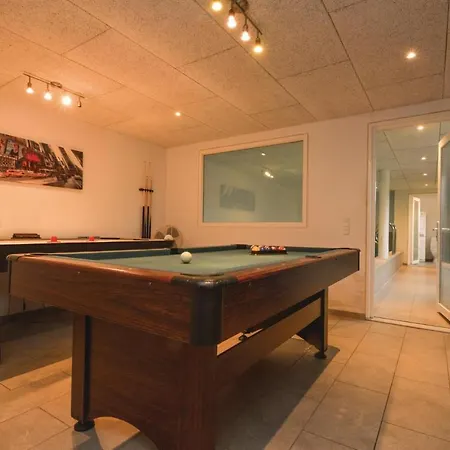 Five-bedroom Holiday In 別荘 *